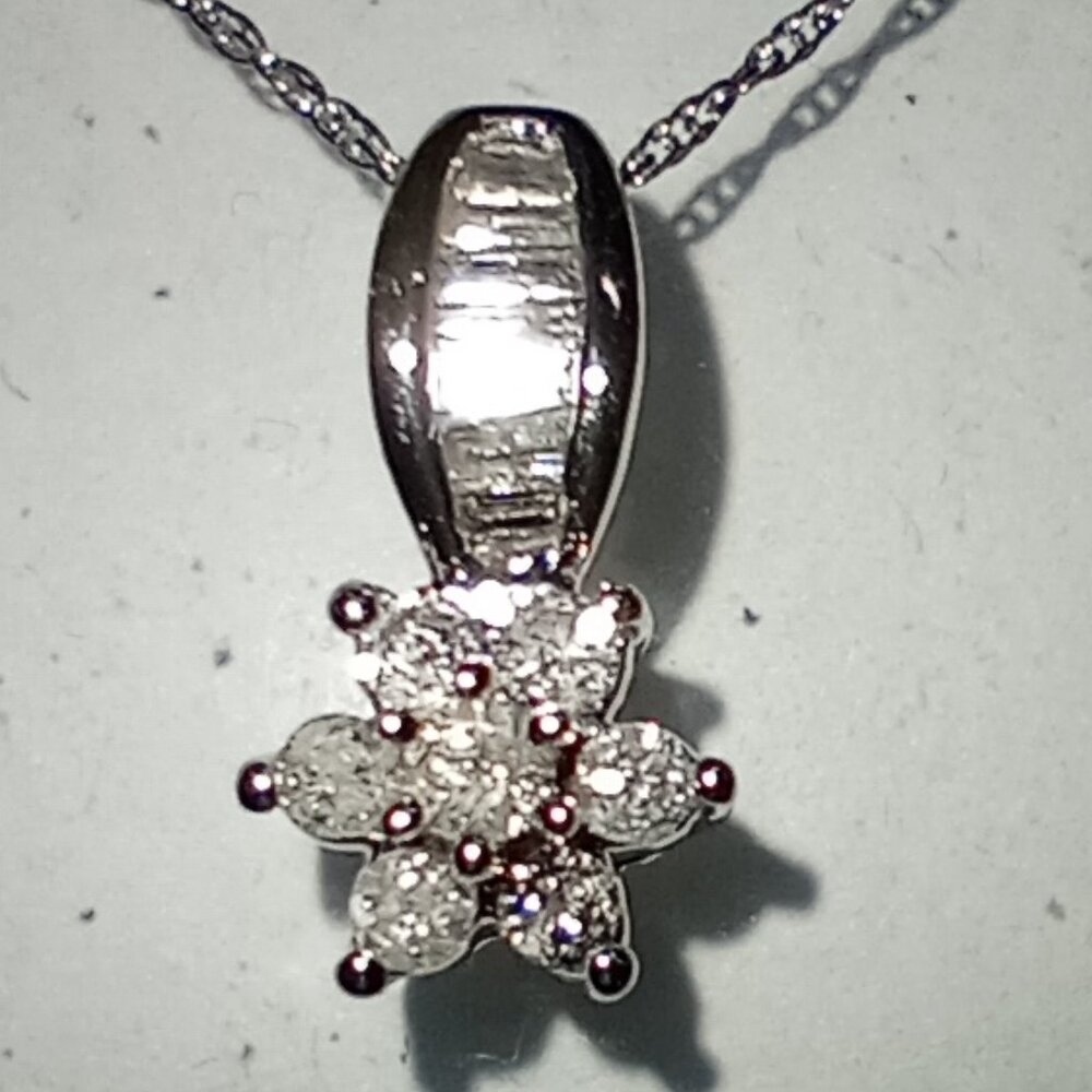 10Kt White Gold 0.38ctw Diamond Star-Design Slide with Chain